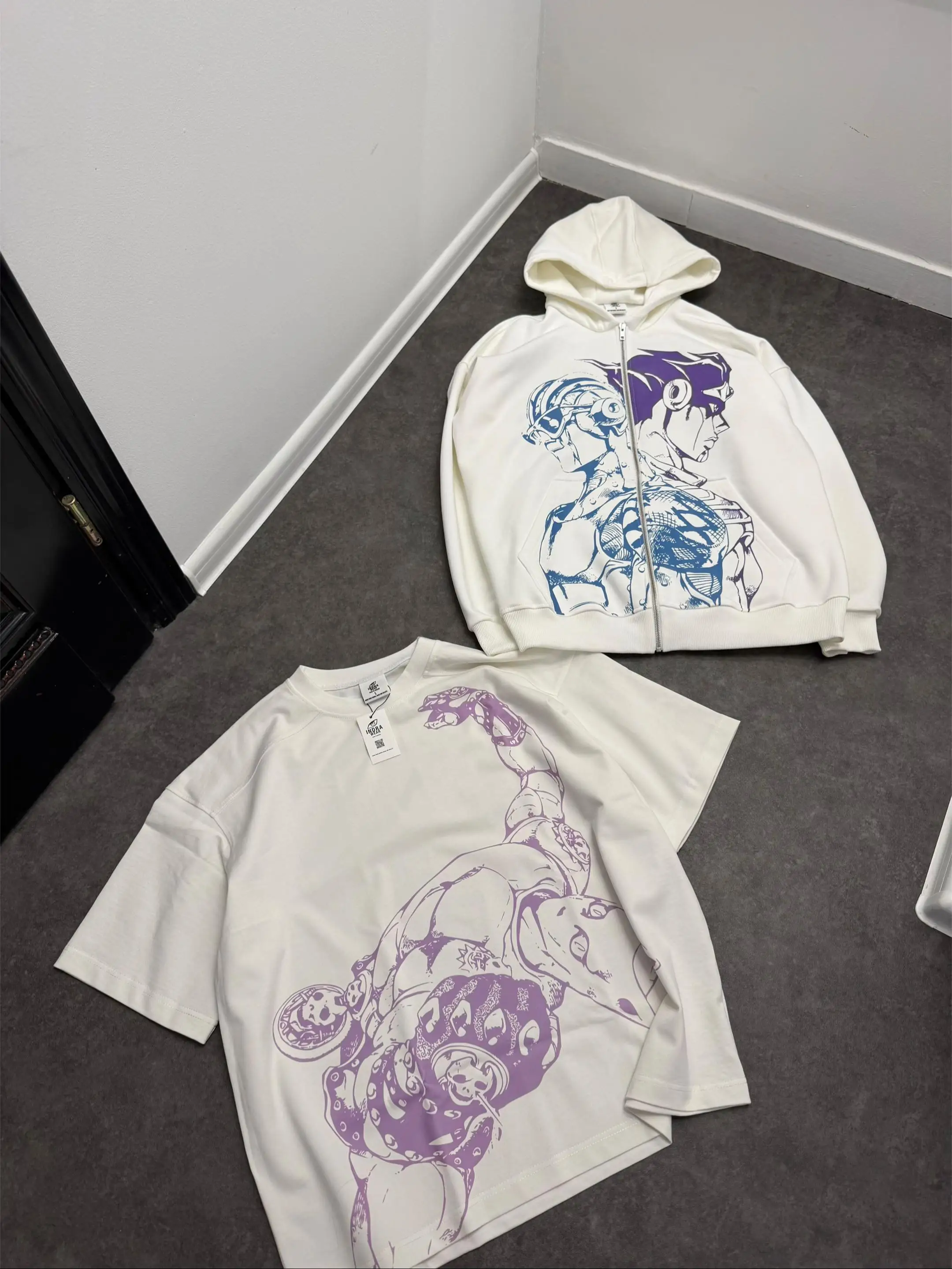 Jojo Bizarre Adventure Schwarze T-Shirts für Männer Anime O-Ausschnitt Baumwoll-T-Shirts Harajuku Hip Hop Kurzarm-Oberteil Sweatshirt Herrenbekleidung