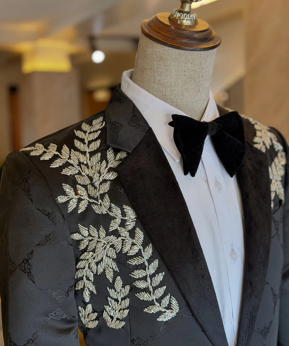 Abiti da sposa con applicazioni di lusso per lo sposo smoking monopetto con risvolto dentellato 2 pezzi giacca pantaloni festa serale ballo personalizzato