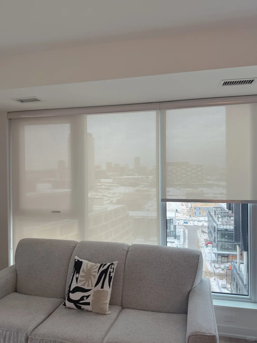 Motorized Cordless Blackout Roller Shades Electric Window Blinds with Remote Thermal Insulated Noise Reducing UV Protection Priv
