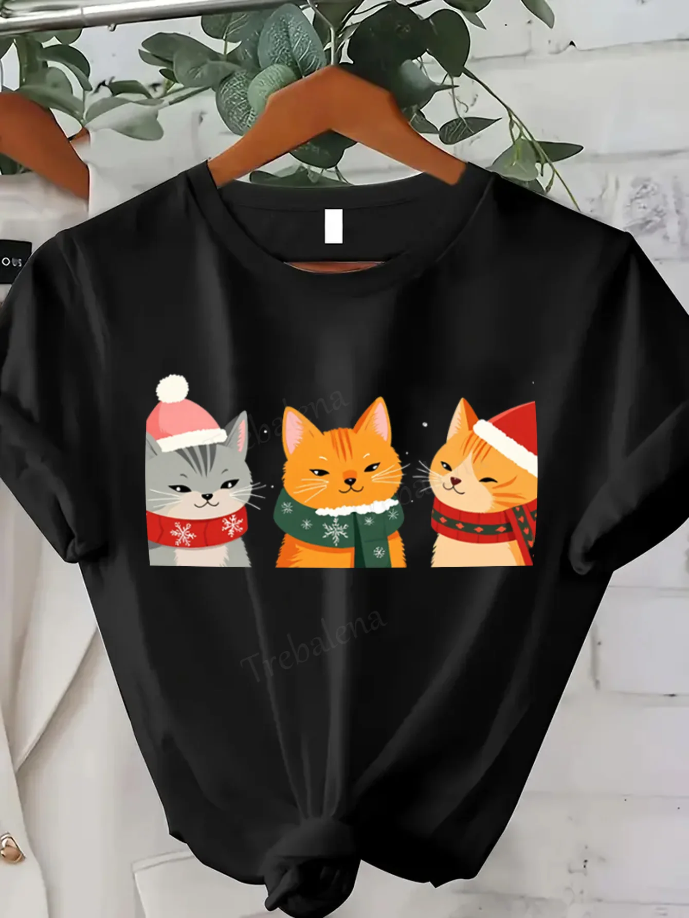 Women T-shirt Cute Christmas Cats T-Shirt for Women, Festive Holiday Style