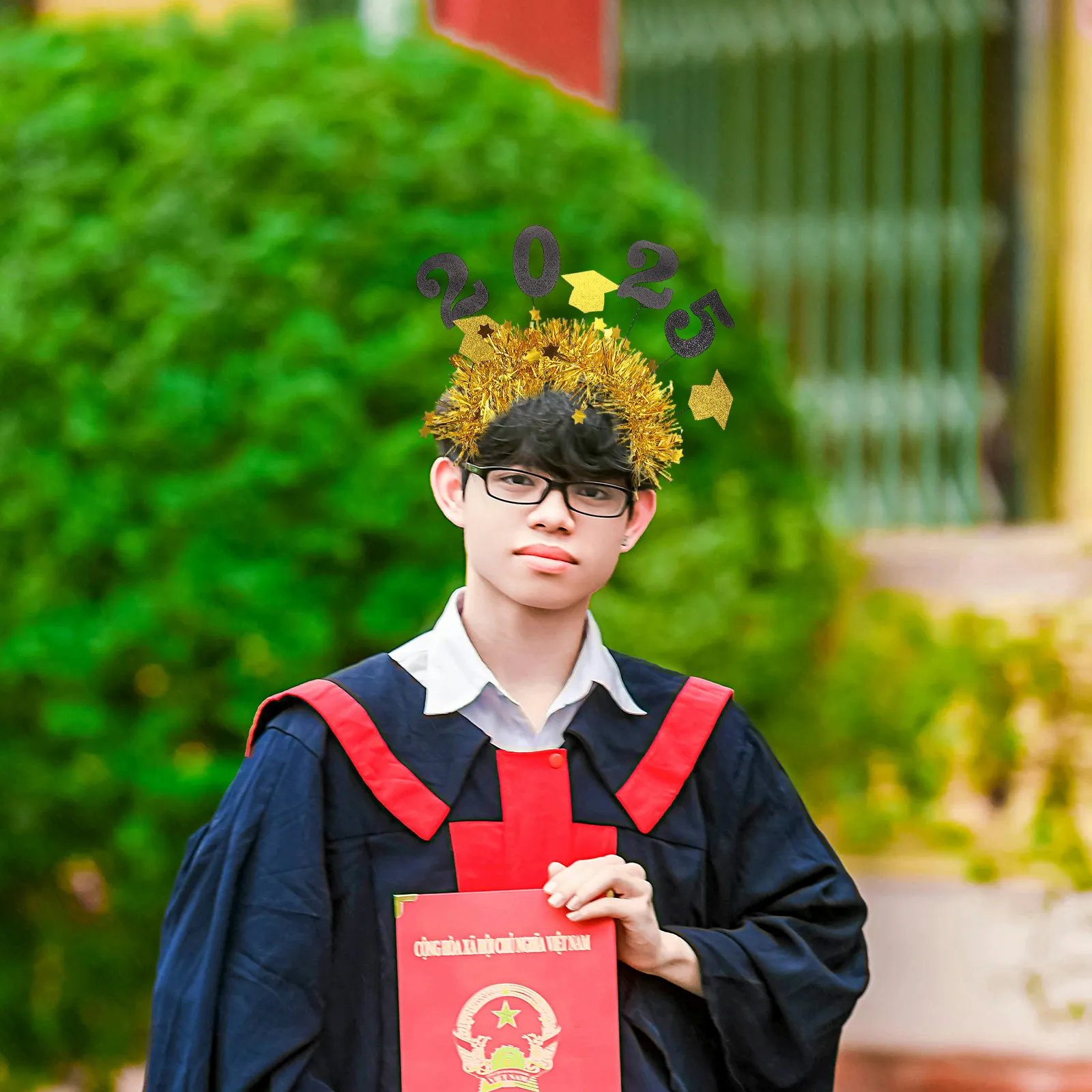 

Повязка для волос в виде выпускной шапочки, весенний дизайн, надежная фиксация, удобная повязка на голову, реквизит для выпускной вечеринки и фотосессий, аксессуар для волос в виде выпускной шапочки