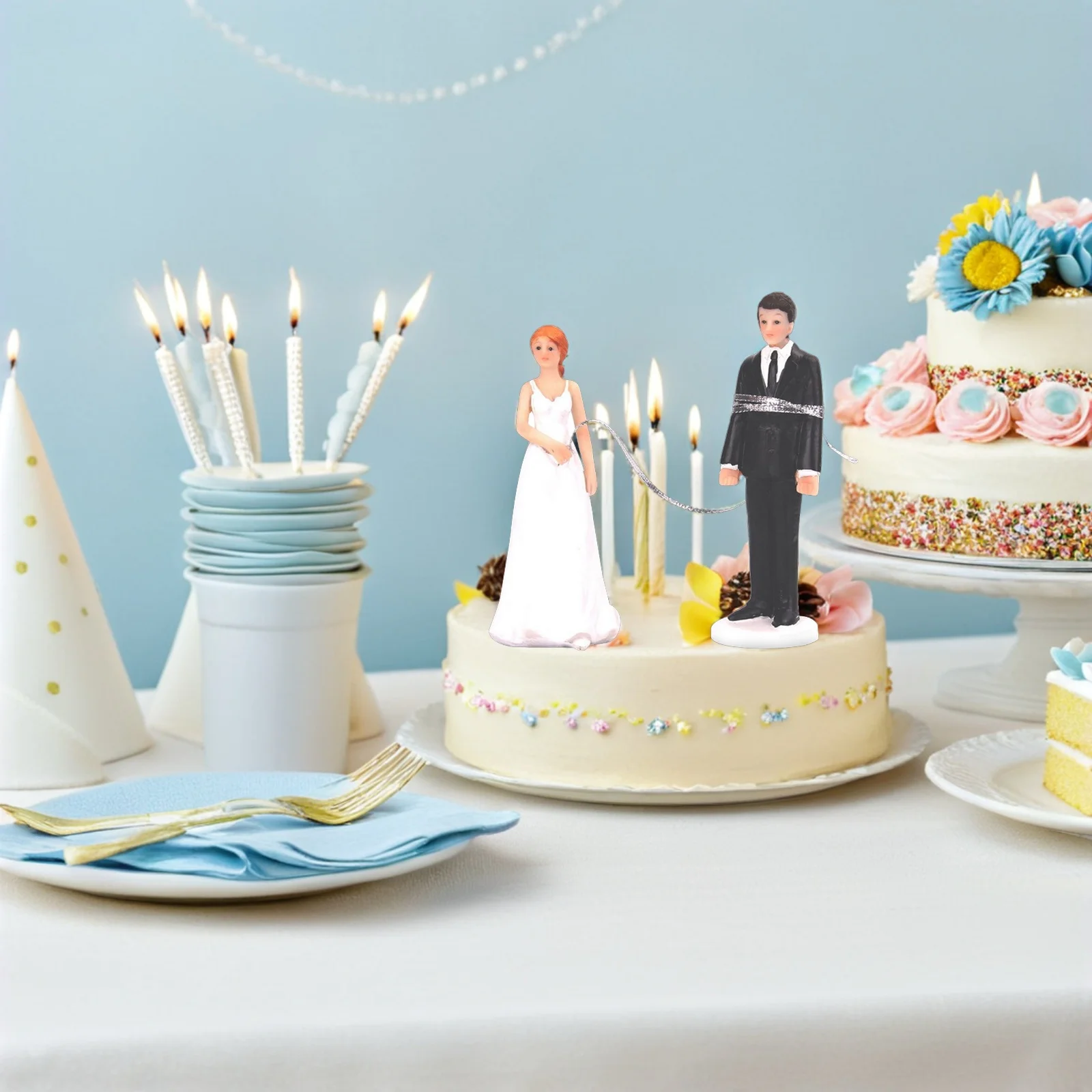 

Bride and Groom Cake Topper Resin Wedding Decoration Romantic Couple Figures for Wedding Party Celebration Keepsake Gift