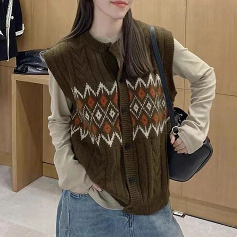 2024 Autumn Women Vintage Argyle Streetwear Single Breasted Sweater Vest Y2K Harajuku Female Sleeveless Loose Knitted Waistcoat