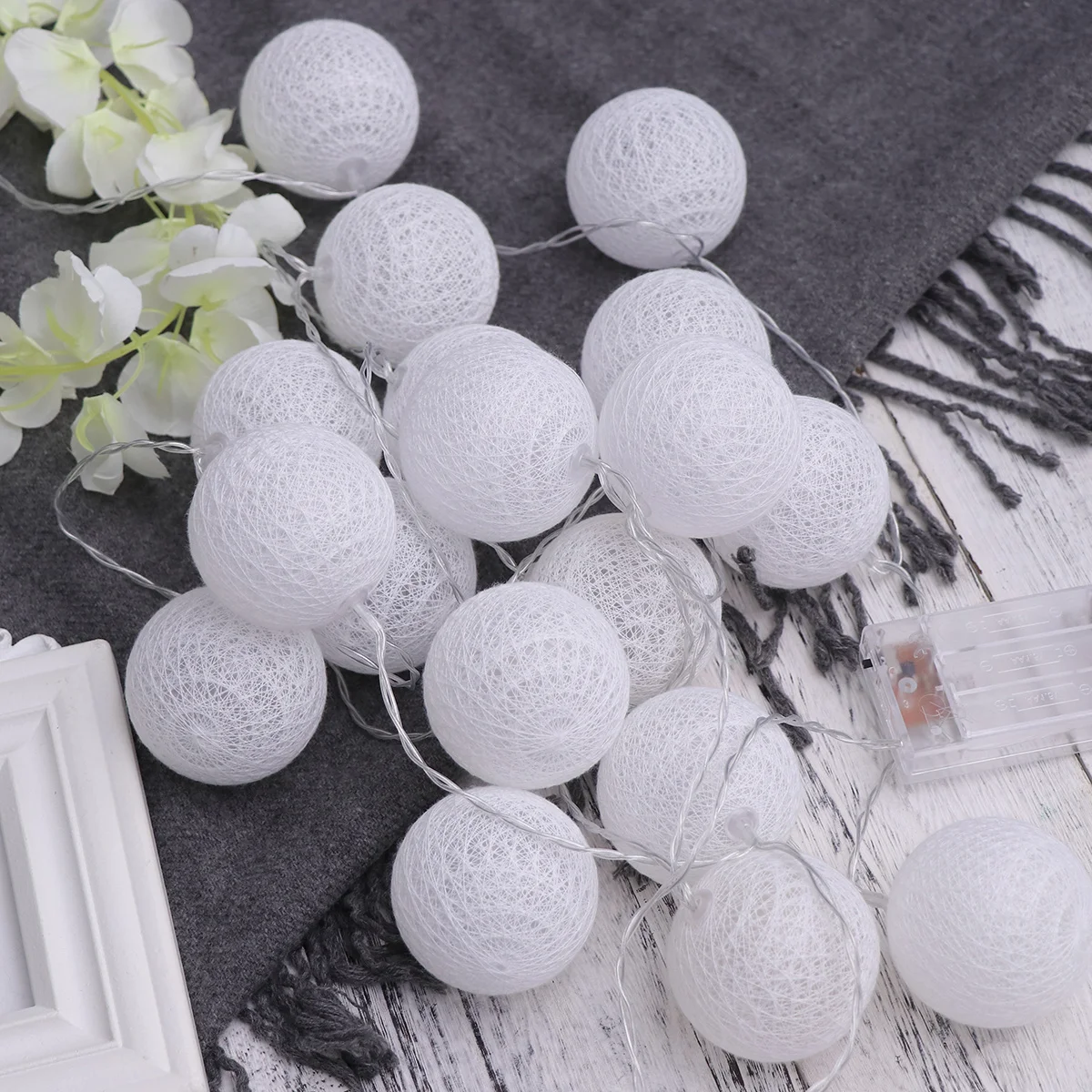 

20Leds Lovely Led String For Home Garden Party Decoration Warm White Fairy Lights Cotton Ball Lamp Party Lights