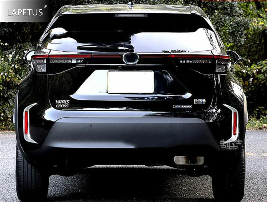 

Shiny Auto Rear Fog light Lamp Foglamp Decor Frame Sticker Exterior Accessories Cover Trim For Toyota Yaris Cross 2020 - 2023