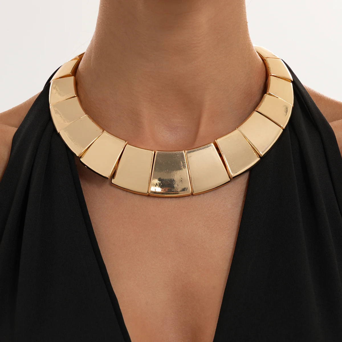 Salircon Punk Metal Alloy Torque Chunky Necklace for Women Exaggerated Irregular Geometry Necklace Accessories Statement Jewelry