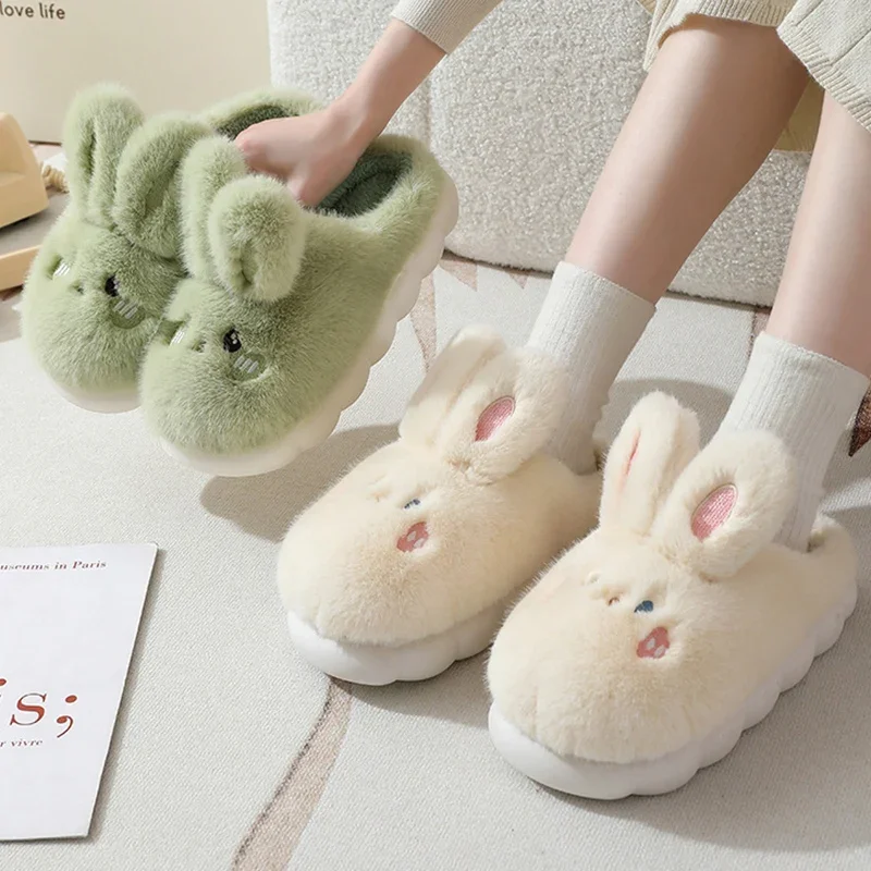 فو الفراء أرنب النعال للنساء 2025 الشتاء الراحة سميكة القاع عدم الانزلاق أحذية الملاعب المغطاة امرأة دافئة قصيرة أفخم النعال المنزل