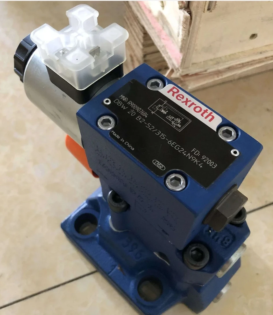 

Rexroth MNR: R900907684 DBW 20 B2-52/315-6EG24N9K4 Valve