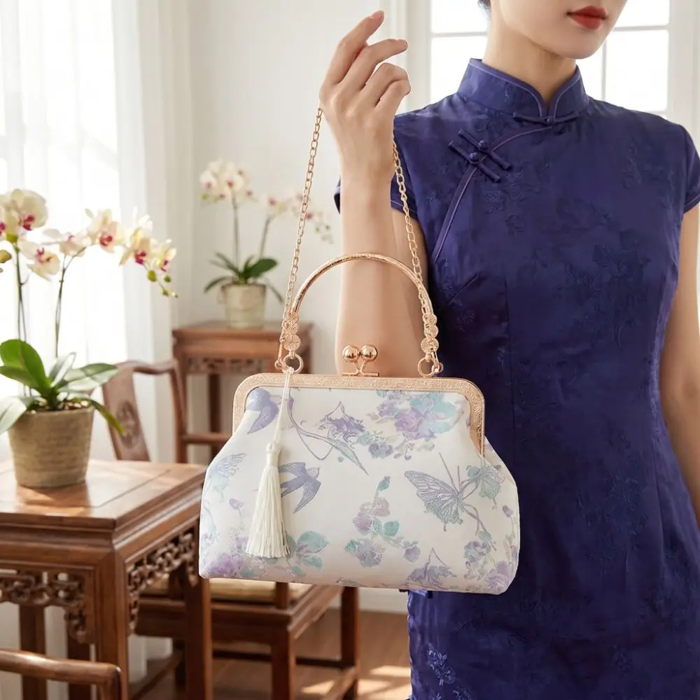 

Metal Chain New Chinese Style Handbag Flower Large Capacity Tassel Crossbody Bag Single Shoulder Ancient Style Wrist Bag Daily