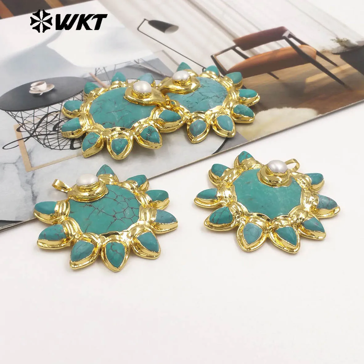 

WT-P2032 Vividly Sunflower Shape Turquois Gemstone And Pearl Paved Pendant For Semi-Finished Jewelry Accessories