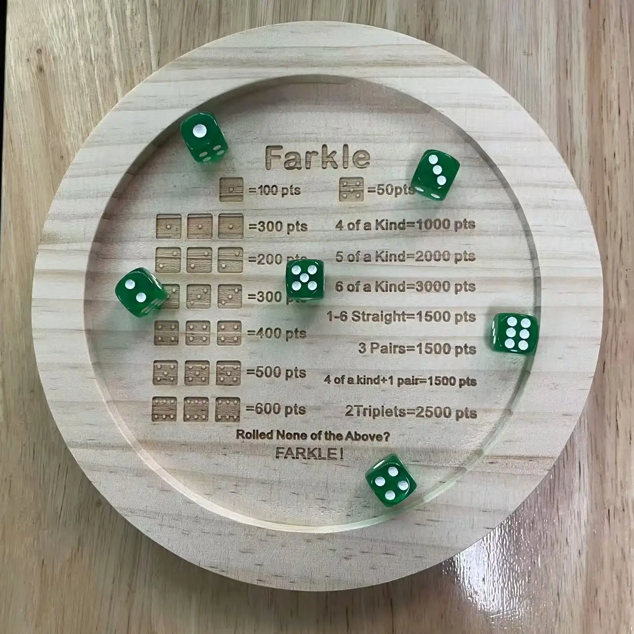 A Set of High-quality Timber Solid Wood Pine Farkle Dice Tray with Matching 6 Dices - the Perfect Choice for Game Enthusiasts