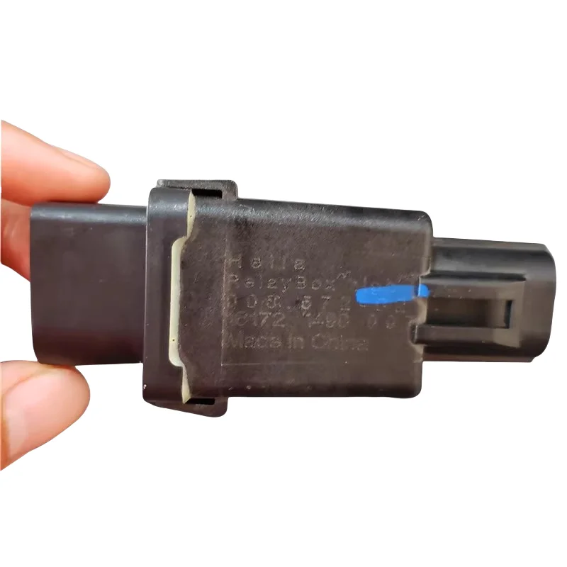 20876799 90924547 Suitable for Chevrolet Buick Maruibao Cruze inflator solenoid valve vacuum booster pump socket relay