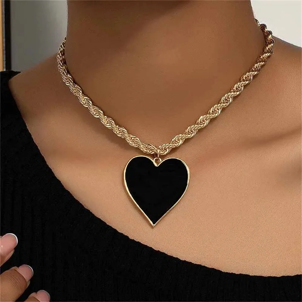 Ladies And Girls Gold-Plated Heart-Shaped Pendant Necklace, Fashionable Hip-Hop Jewelry, Party Gift New Style Special Offer 2024