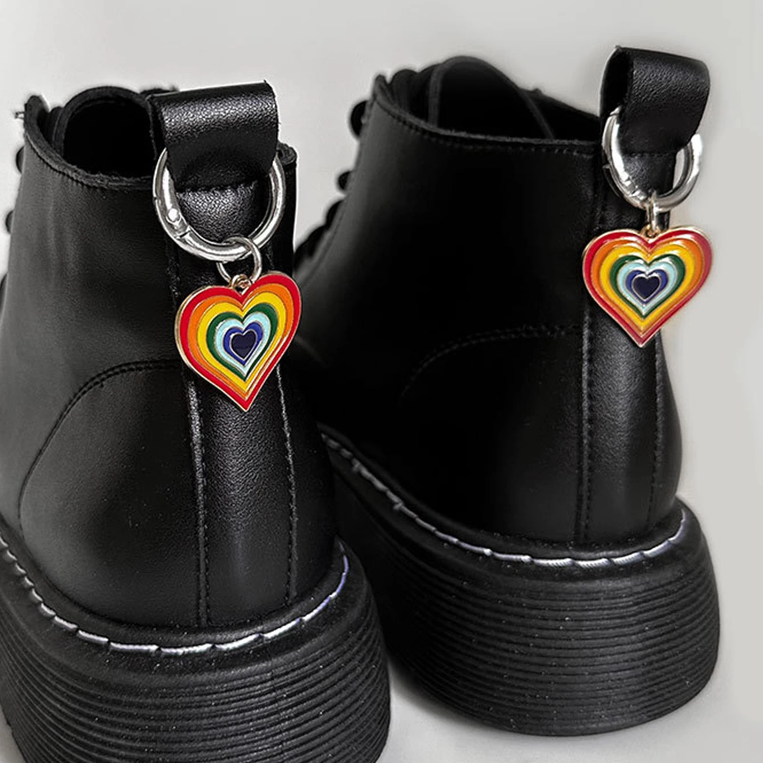 1PCS Hollow Big Hearts Pendant Martin Boots Shoes Buckles Decoration Metal Snap Hook Shoes Accessories Y2K Party Jewelry