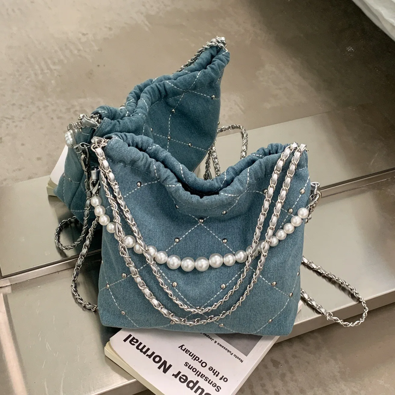 casual-denim-pearl-chain-crossbody-bag-women's-summer-new-style-single-shoulder-sling-bag-diamond-grid-small-bag