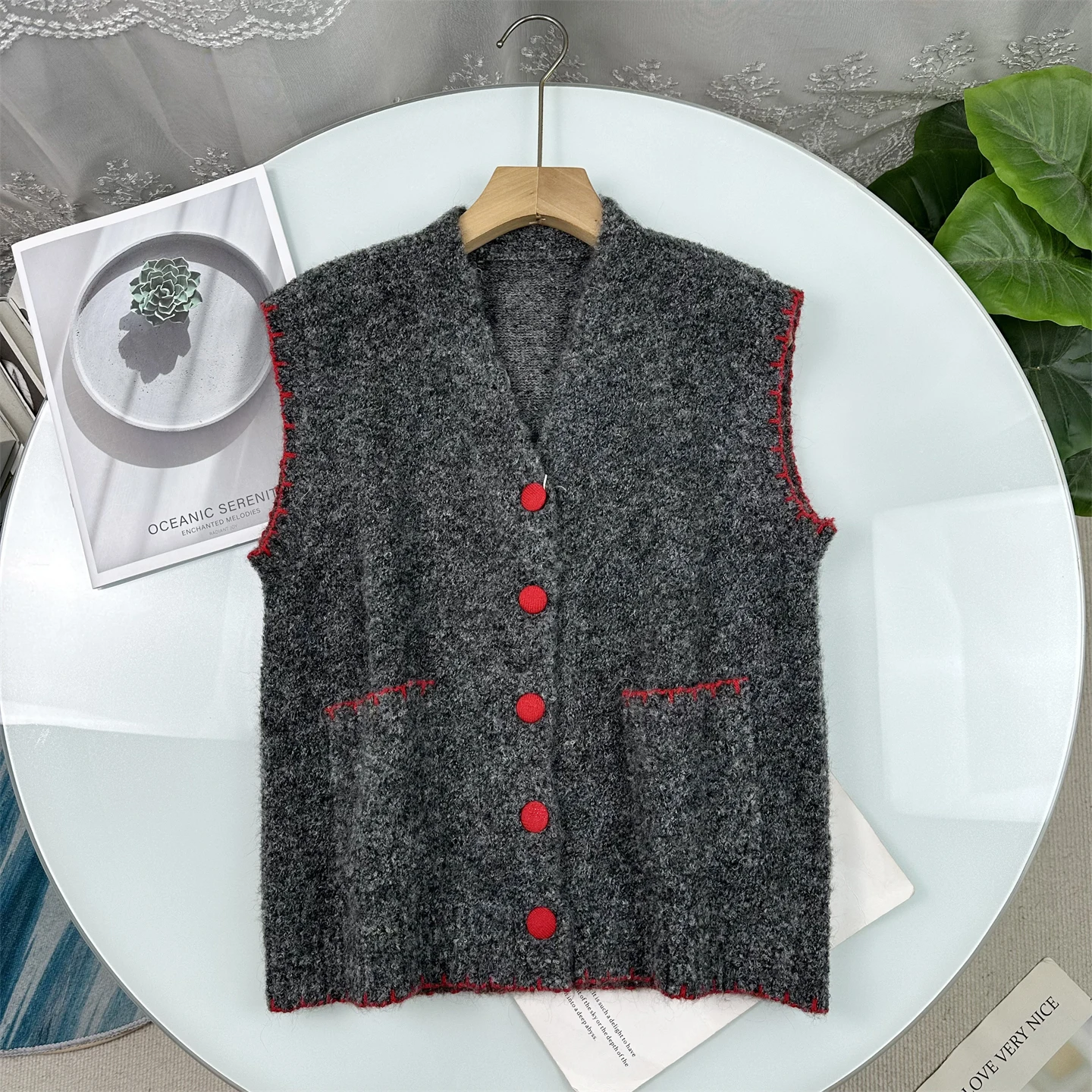 

Модный красный вязаный кардиган с цветовыми блоками, женская верхняя одежда, весна 2026, приталенный фасон, модель 3000