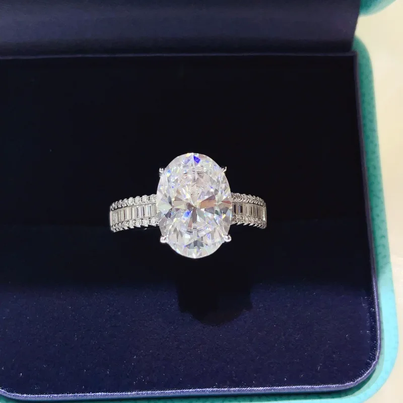 Luxury Pigeon Egg Ring For Women 8ct Moissanite PT950 Platinum, eye-catching ornament for gala and red carpet