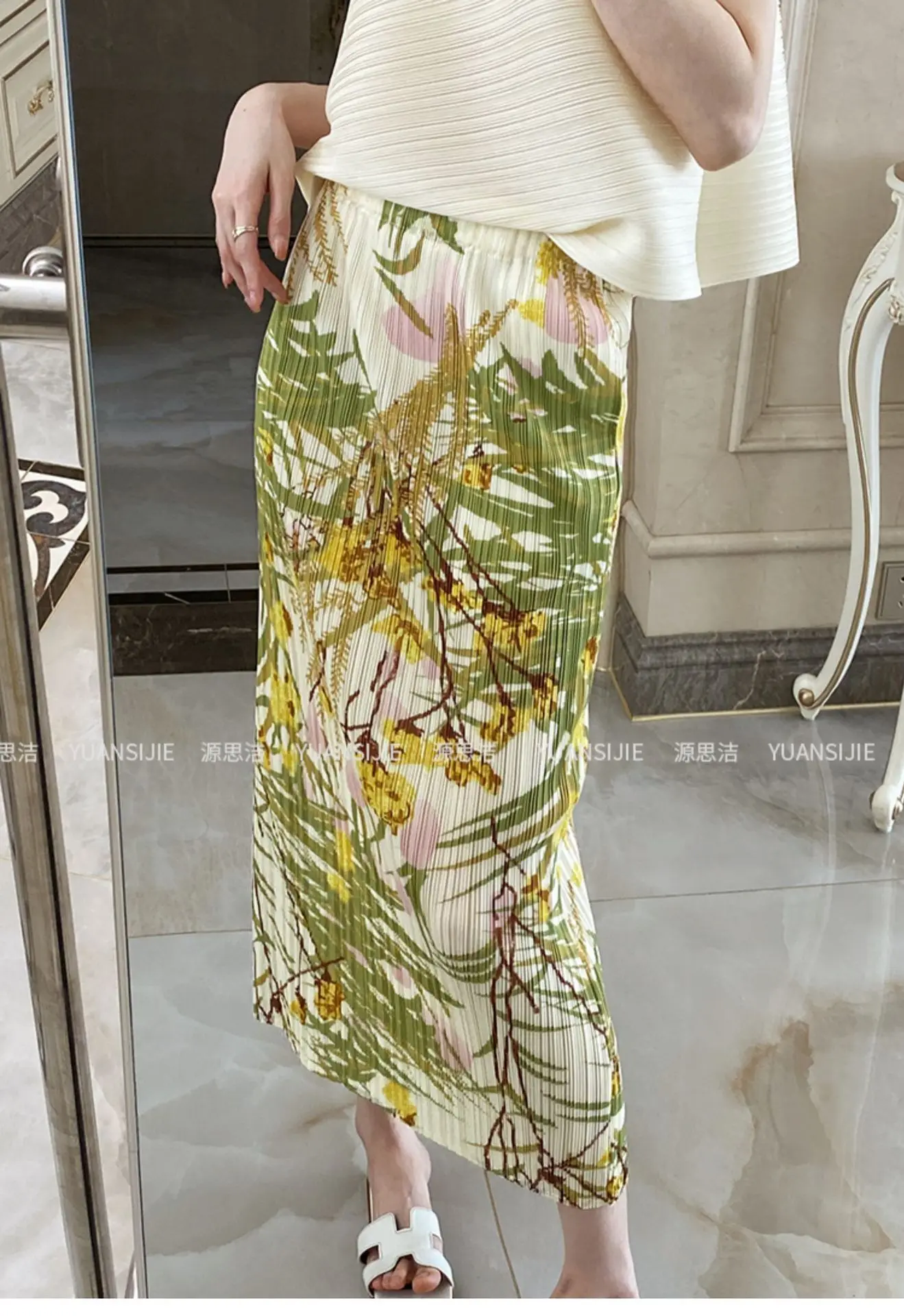 

Women's Plus Size Summer New Arrival Elegant Classic Pleated Texture Lazy Style Floral Print Slit High Waist Slimming Skirt