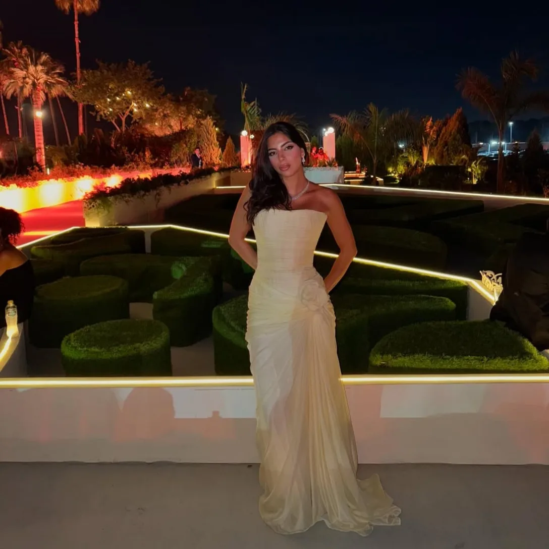 Robe de soirée longue en mousseline de soie, personnalisée, sans bretelles, avec motif sirène plissée, avec traîne Watteau, robe d'invitées de mariage pour femmes