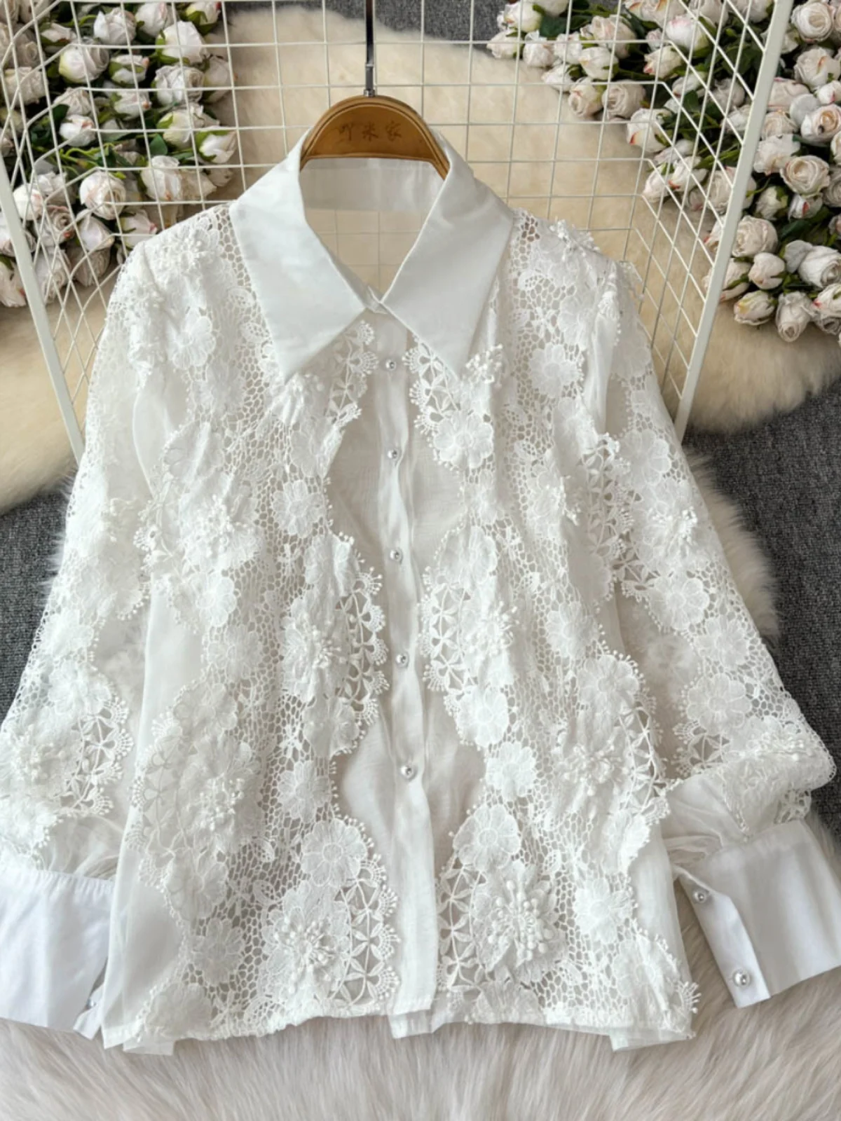 المرأة أزياء طية صدر السترة الدانتيل قميص سليم صالح زر أسفل الجوف خارج عارضة بلوزة
