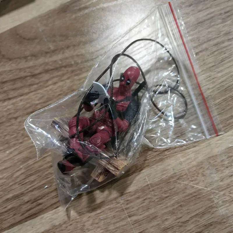 Disney Marvel Deadpool Auto Ornamente Anime Figur Schaukel Anhänger Dekor Auto Rückspiegel Hängen Innen Zubehör Spielzeug Geschenk