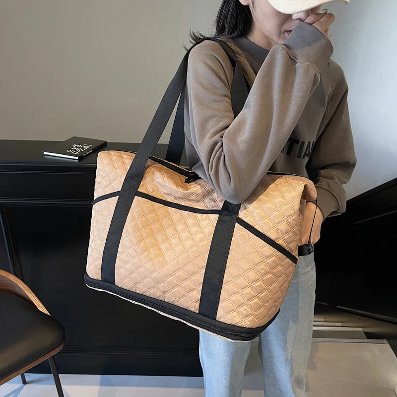 Large size extensible traveling bag high quality big travel handbags dry wet separated duffle travel bag plaid hand bag ladies