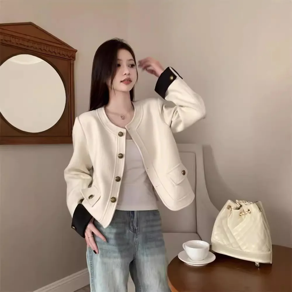 

Autumn And Winter 2024 New Short Top Women's Clothing Design Sense Niche Small Fragrance Style White Popular Jacket