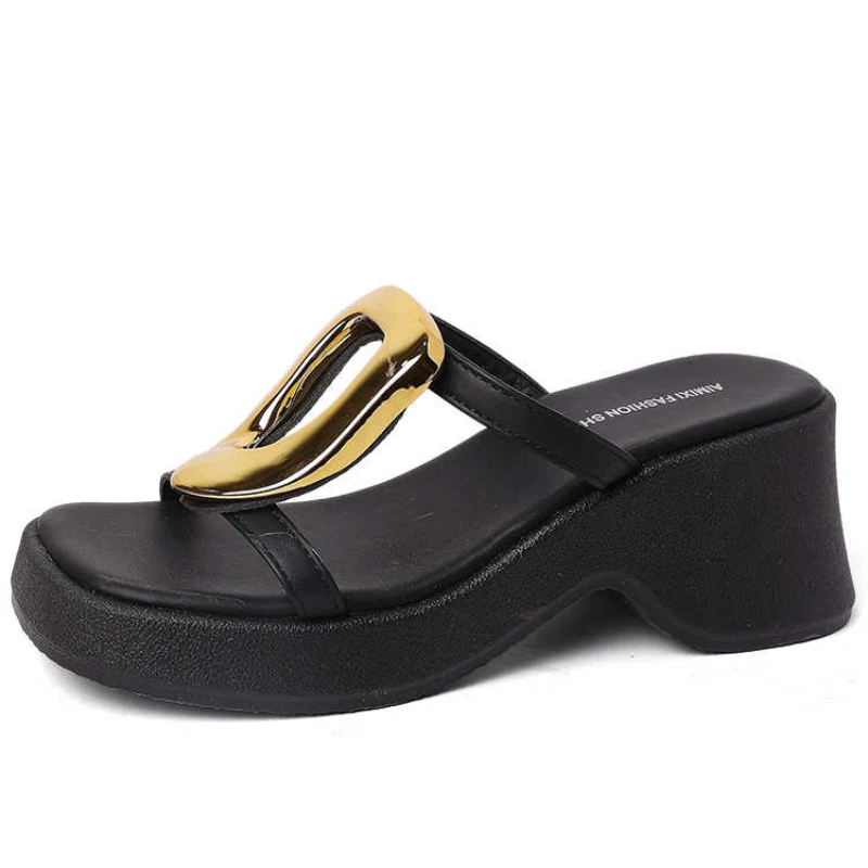 2026 New Summer Chunky Women Slippers Fashion Metal Decoration Casual Rome Style Female Platform Thick Heel Sandals
