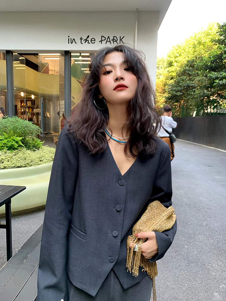 Gray V-Neck Autumn Suit Jacket for Women 2026 New Design Small Size Fashionable Commute Style Long Sleeve Button Closure