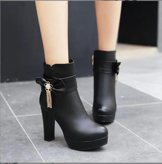 New Platform Women Boots chain Shoes For Boots Winter Platform Ankle Boots White Motorcycle Boots Thick with round head Shoes