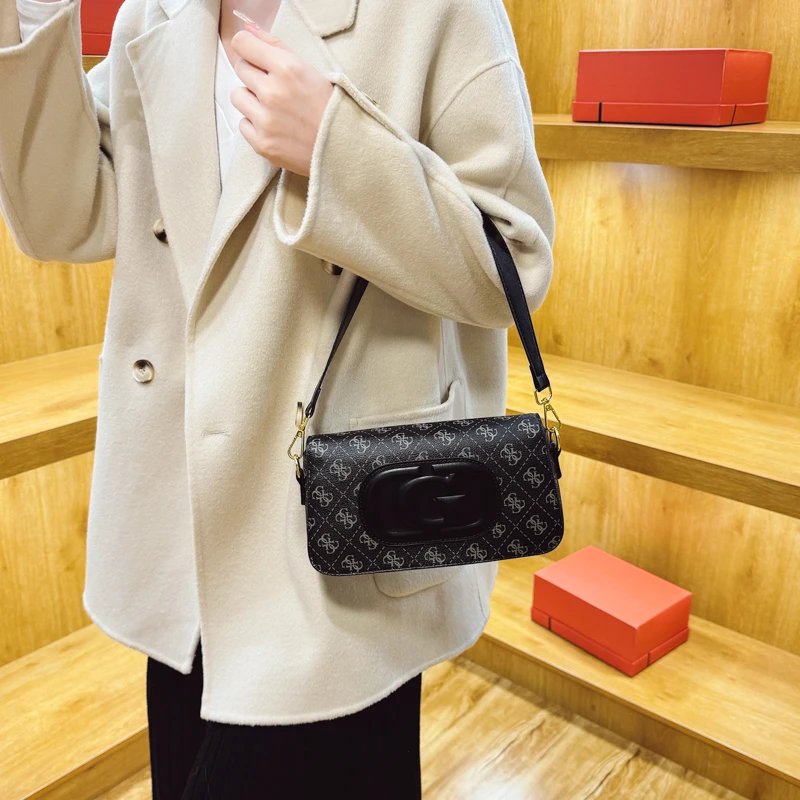 

Luxury High-End Minimalist Unique Leather Crossbody Handbag Women Casual Vintage Fashionable Large Capacity