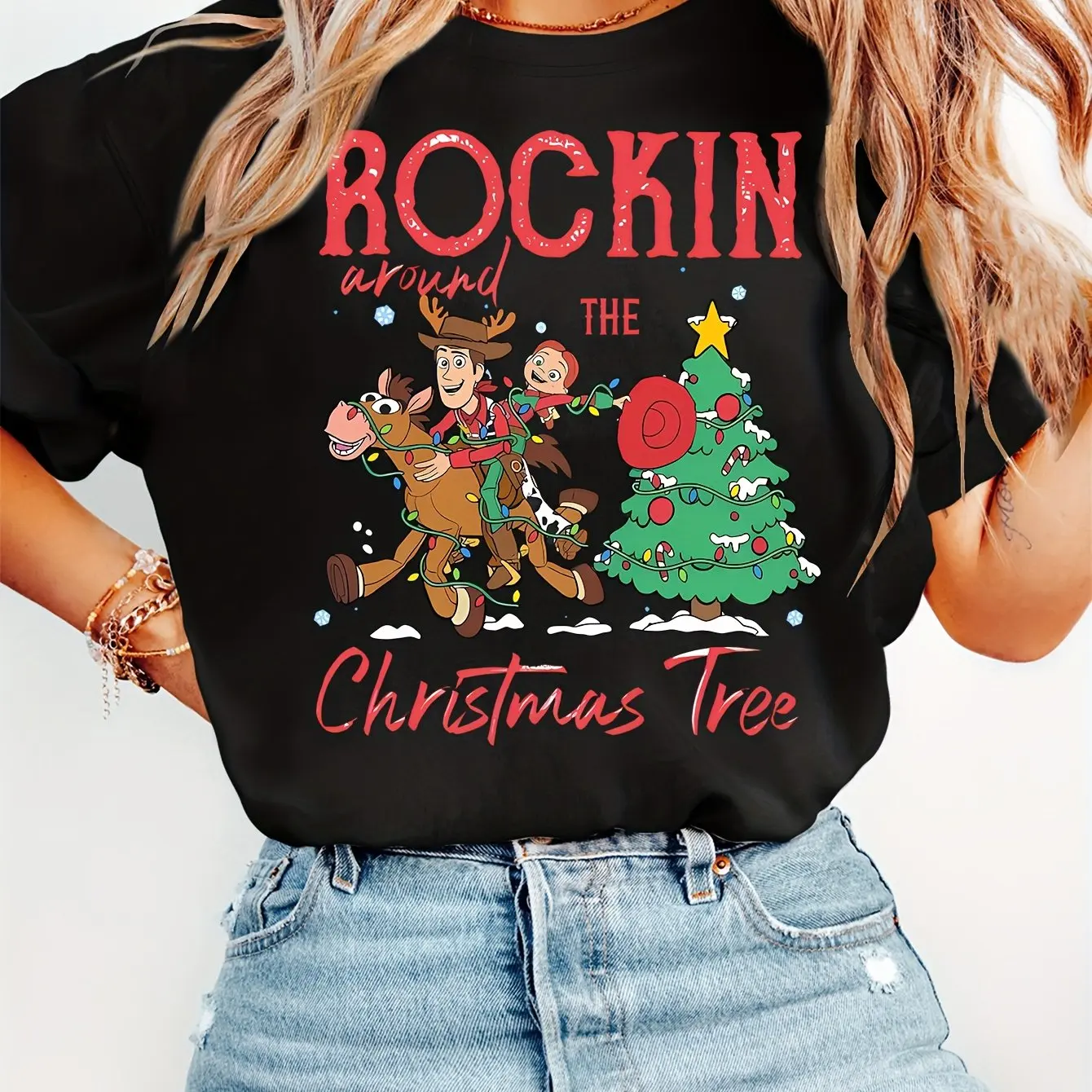 تي شيرت نسائي من Disney Toy Story لعيد الميلاد، تي شيرت رسمي لفيلم الرسوم المتحركة Pixar مع تصميم قلب أحمر وودي جيسي ناعم قابل للتمدد
