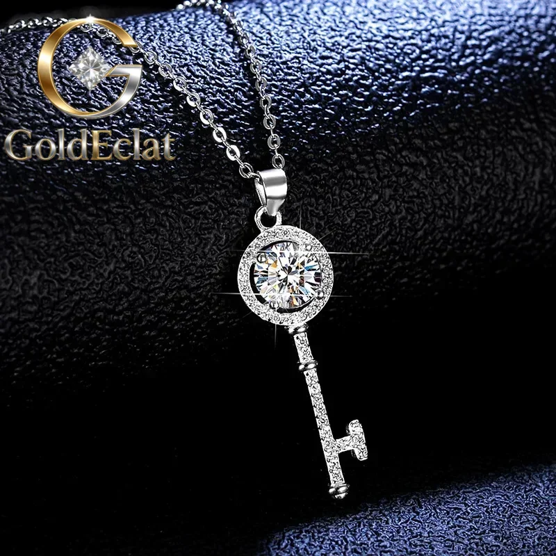 

GoldEclat High - Quality Pt950 Platinum 1ct Moissanite Diamond Key Necklace for Women, Fashion Jewelry as Wedding Present