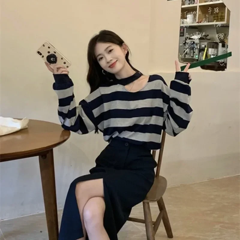 Camiseta a rayas para mujer, camiseta ahuecada Ins que combina con todo, manga larga, elegante, a la moda, estética suave, atractiva, holgada Ulzzang 2024