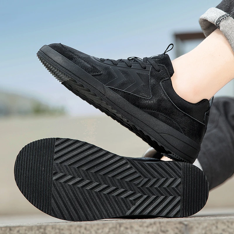 New 2025 Men\'s Wide Warm Fur Walking Sneakers for Winter Hiking Athletics Large Size Barefoot Casual Outdoor Shoes