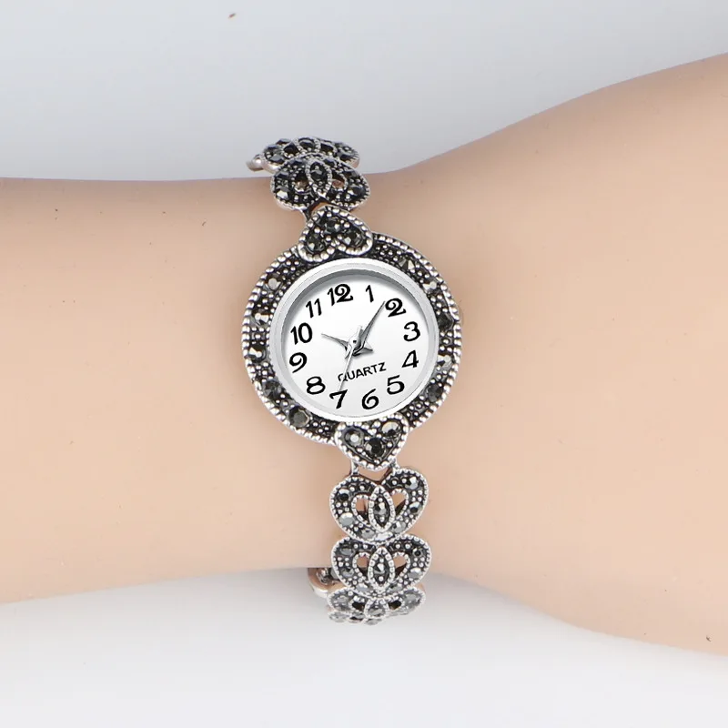 

Vintage Rhinestone Women Bracelet Watch Crystal Heart Bracelet Quartz Watch Casual Bohemian Ladies Watches Relogio Curren