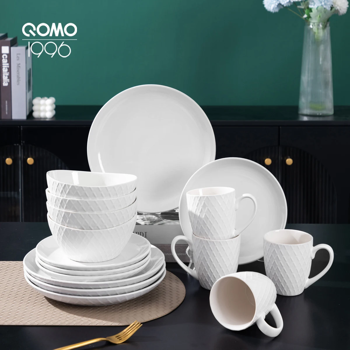 

16pcs Porcelain Dinnerware Set Relief Pattern Ceramic Bowls and Plates Ceramic Kitchen Dishes Service for 4