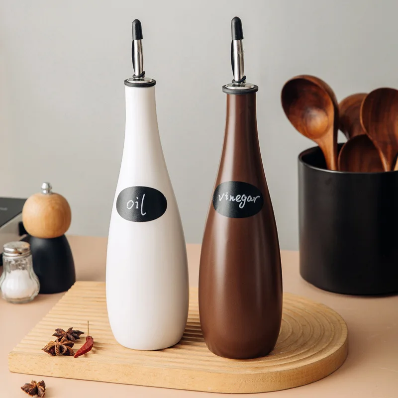 Ceramic Oil Pot Sealed Kitchen Seasoning Bottle Household Oil and Vinegar Bottle Material Wine Pot Creative Leak Proof