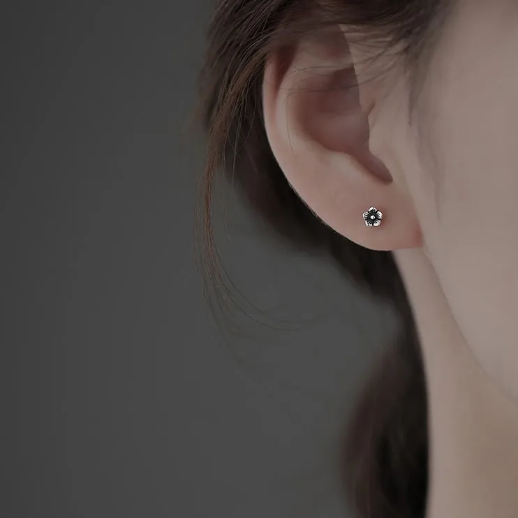 VOQ Silver Color Small Flower Stud Earrings Retro Rose Flower Stud Earrings Ladies Fashion Premium Accessories Hypoallergenic