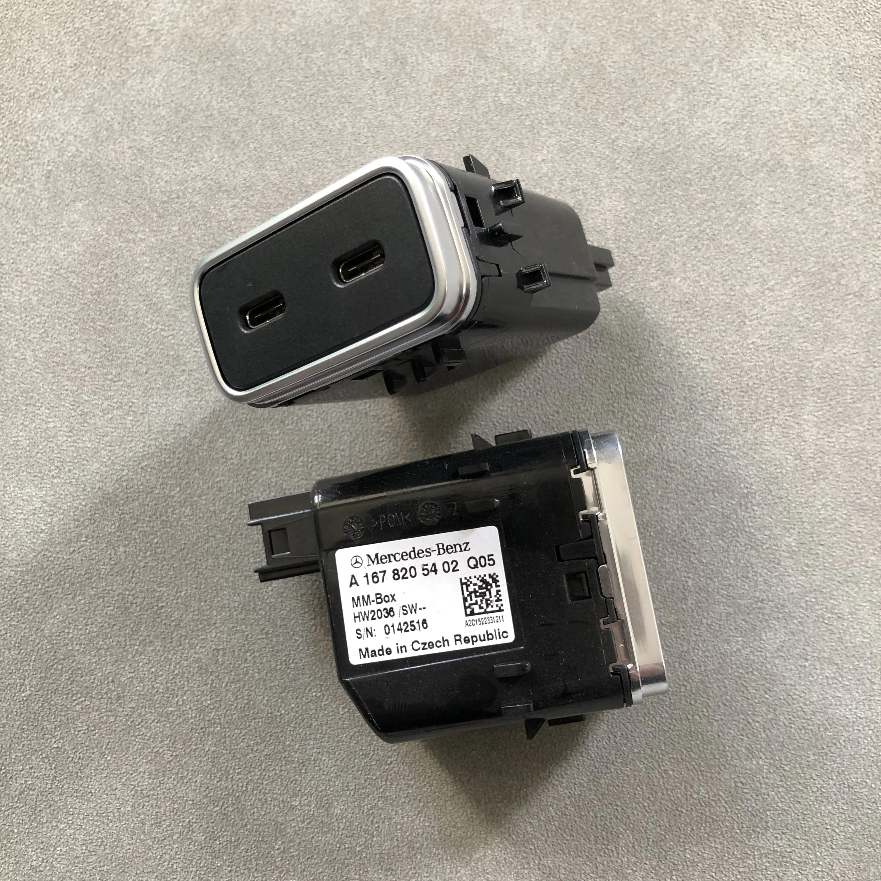 For Mercedes-Benz GLS GLE Rear Usb Type-c Port A1678205402