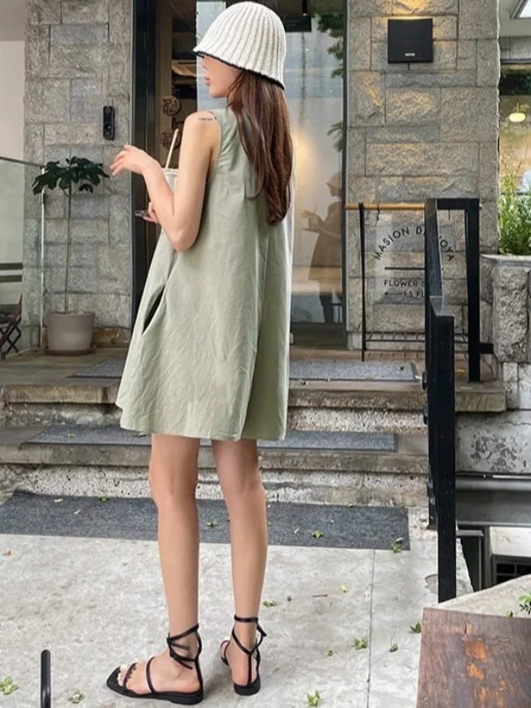 بنطلون رومبير صيفي مخصر بخصر مشدود بأزرار واحدة وطوق مربع للنساء، يتضمن شورتات واسعة الأرجل.