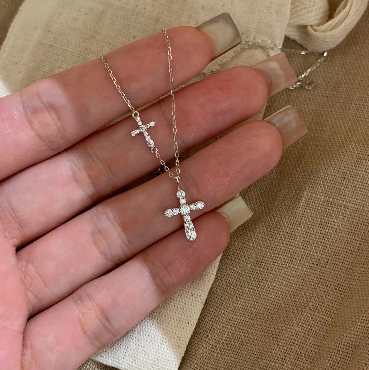 Korean Fashion Rhinestone Cross Pendant Necklace For Women Exquisite Classic Zircon Cross Choker Chain Office Party Jewelry Gift