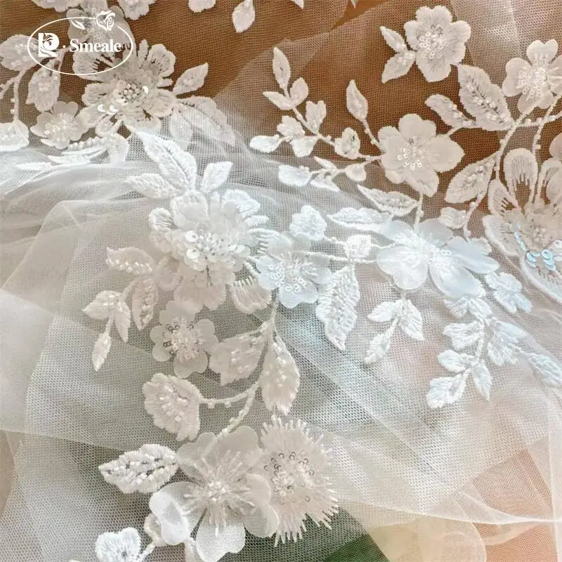 1 Paar = 2 Stück. Weiße Perlen-Spitzenblumen mit Spiegelblüten. Blumenblätter-Stickerei für Hochzeitskleider und Kopfschmuck. DIY-Nähzubehör-Patch. – Detail 4
