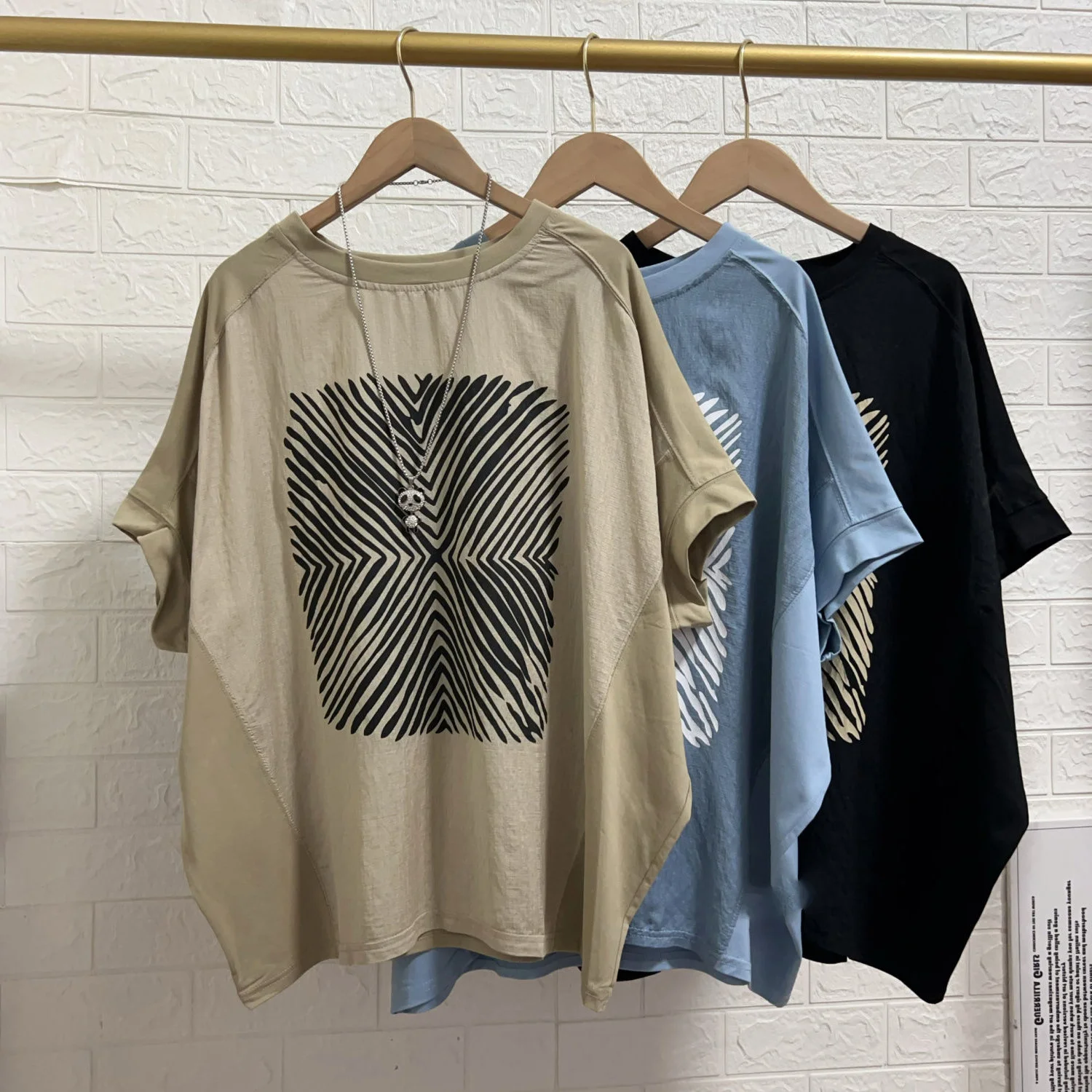 

plus Size Summer Casual Batwing Sleeve Women's Top Stripe Print Concealing T-Shirt for Heavy Girls Comfortable Loose Fit