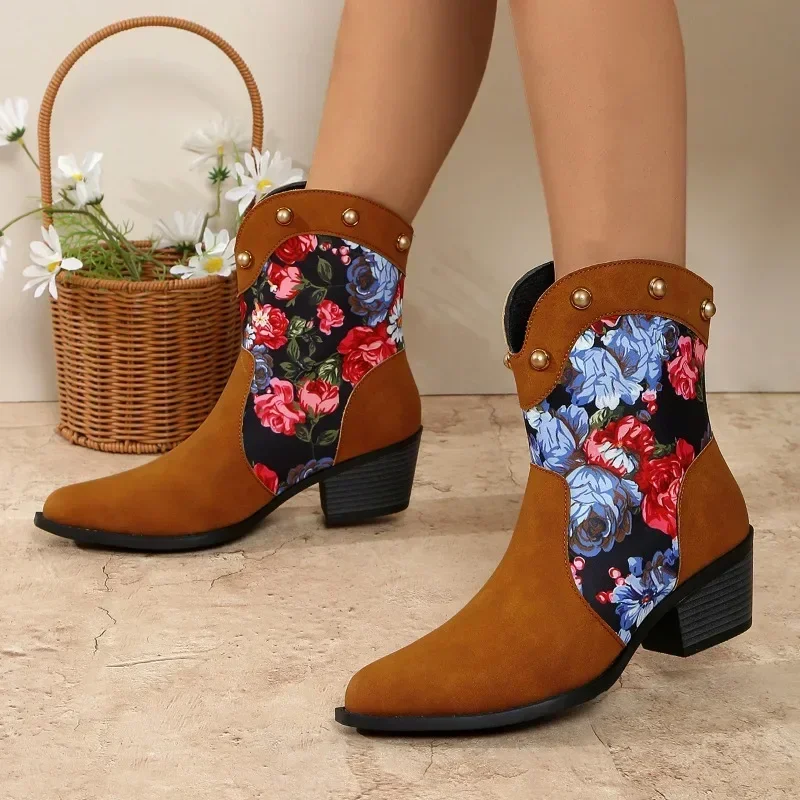 Botas romanas retrô para mulheres, sapato de dedo apontado, cores misturadas, rebanho estampado, salto médio, moda, outono, 2024