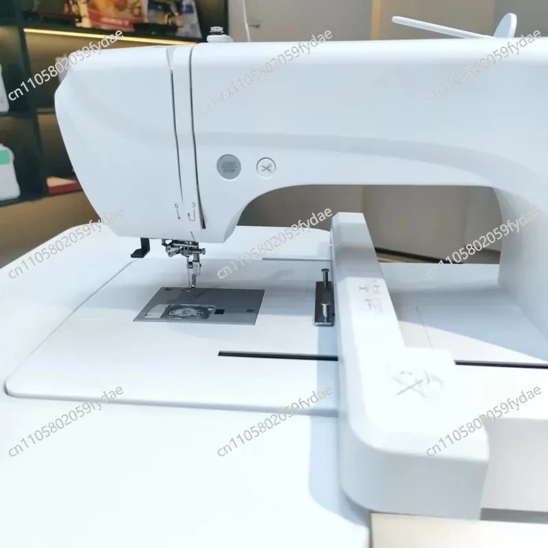 ES7 Large Area Embroidery Machine 380 * 200 Household Computer Embroidery Machine 7 Inch LCD Screen