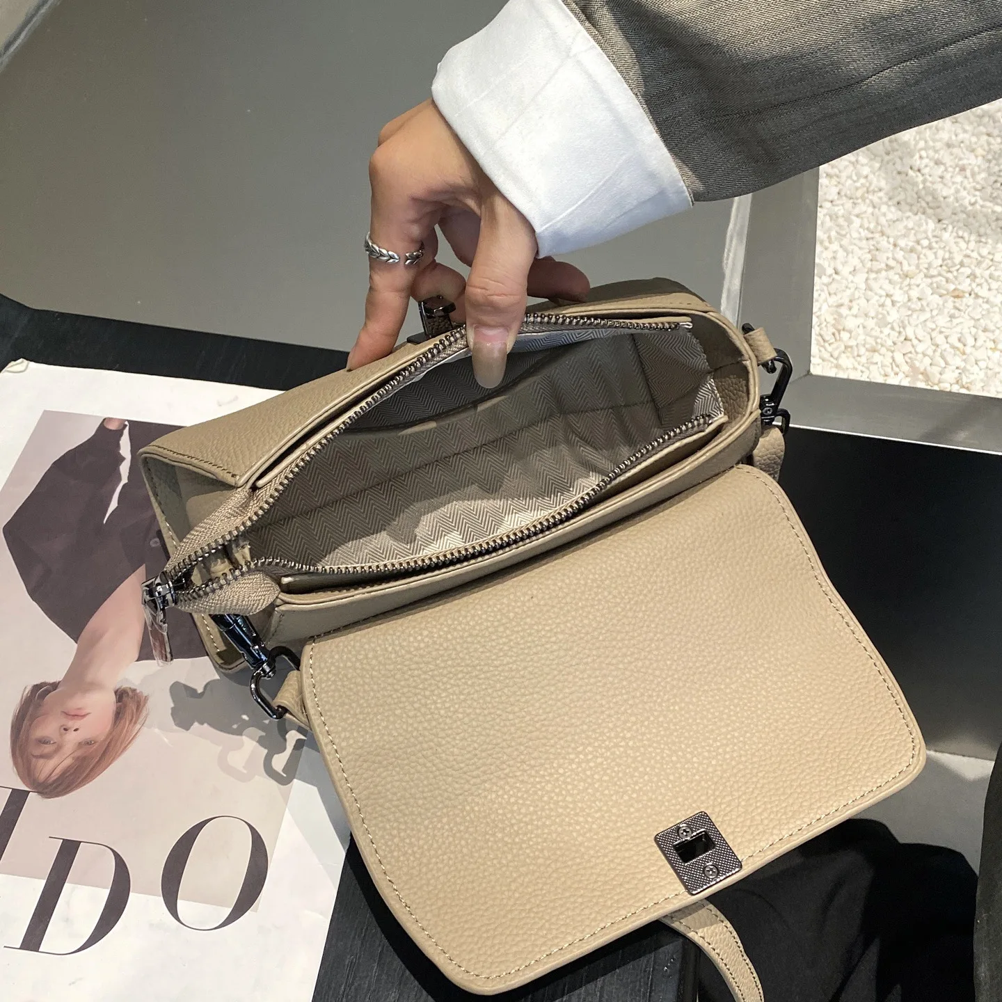 2025 New Small Genuine Leather Tote Bag Fashionable Cow Leather Handbag Woman Daily Real Cowhide Shoulder or Crossbody Bag