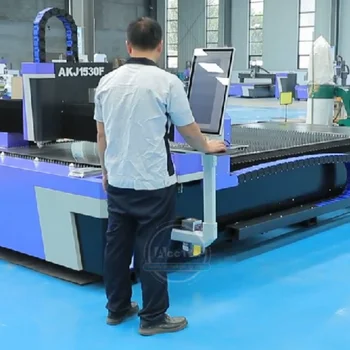 China Acctek 2000w 3000w 6000w Fiber laser cutting machine/Fiber optic laser cutting engraving machine