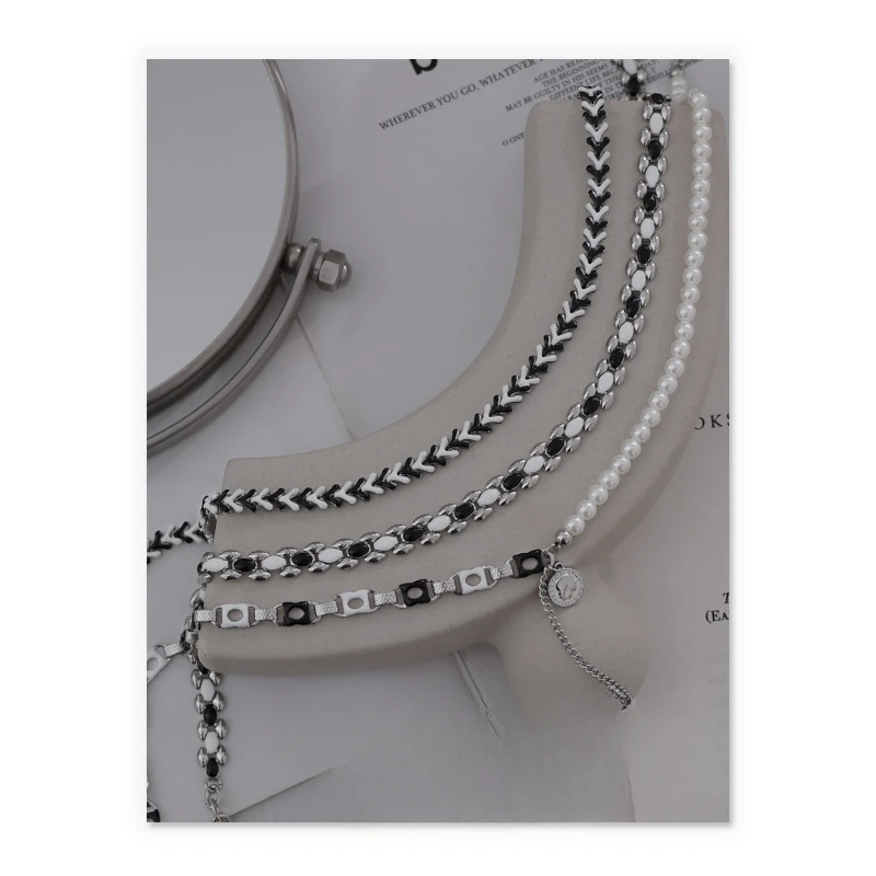 

Fashion hip hop style black and white oil drip glass pearl necklace stacked with lines cool texture collarbone chain woman