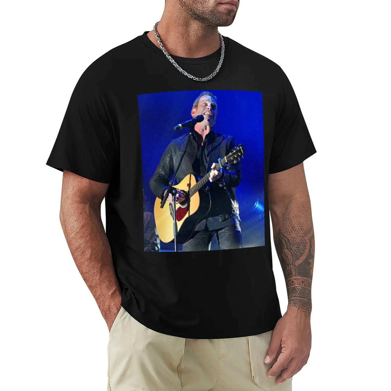 

r3067/ New Finition 2021: GAROU Singer (c)(h) expressive photos ! Olavia-Olao by Okaio Créations T-Shirt